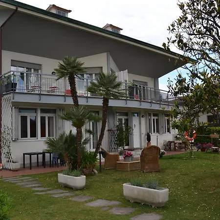 Bed & Breakfast Profumo Di Mare Marina di Massa