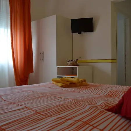 Bed & Breakfast Profumo Di Mare Marina di Massa